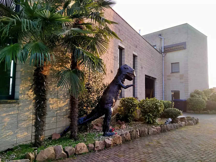 Immagine 7 di Locale commerciale in vendita  in via rossini 12 a Mornago