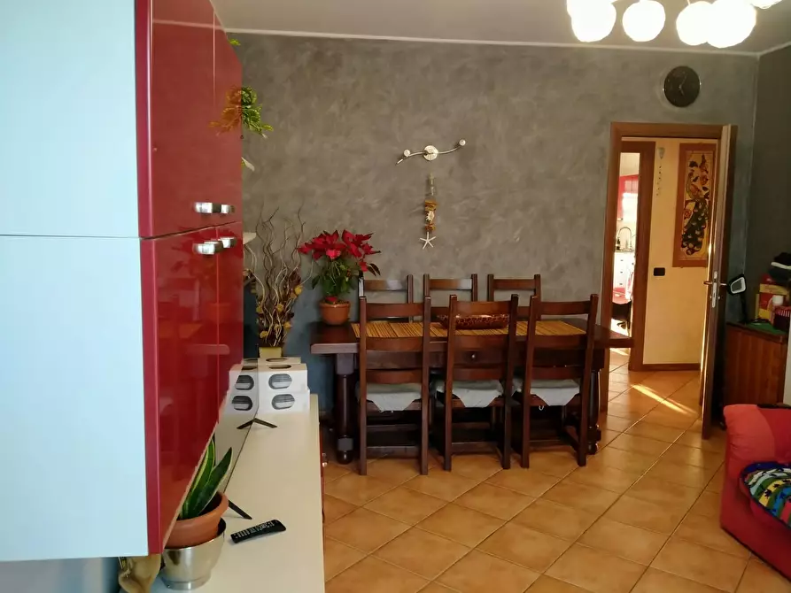 Immagine 21 di Locale commerciale in vendita  in via rossini 12 a Mornago