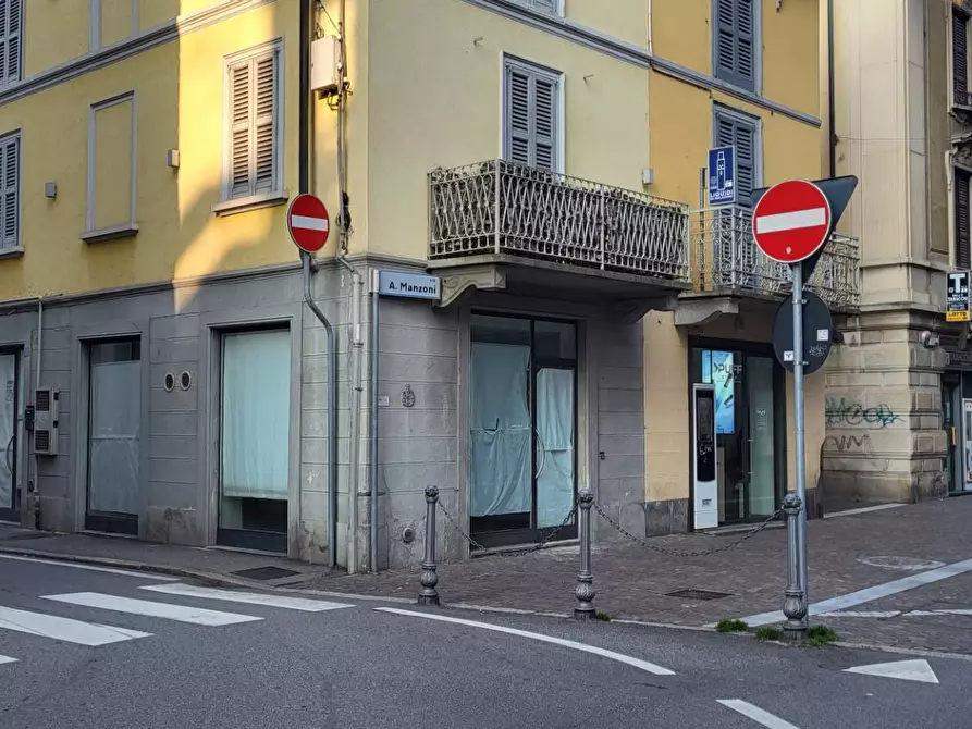 Immagine 11 di Negozio in affitto  in Matteotti a Gallarate