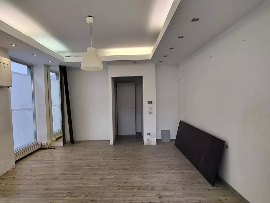 Immagine 15 di Negozio in affitto  in Matteotti a Gallarate