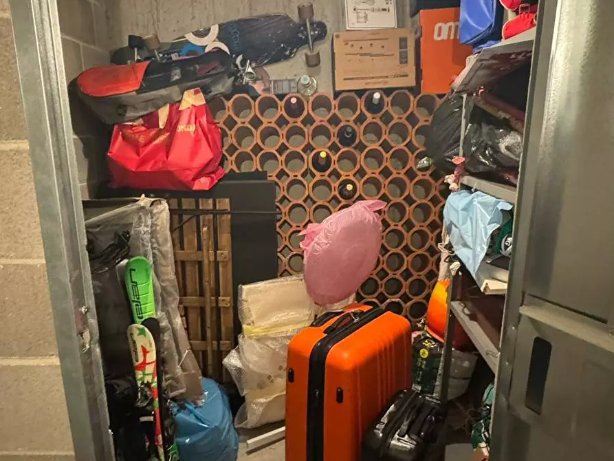 Immagine 17 di Appartamento in vendita  in Ugo Foscolo a Gorla Minore