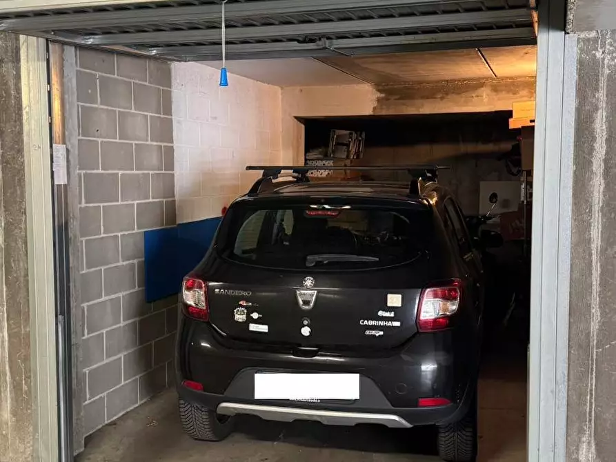 Immagine 16 di Appartamento in vendita  in Ugo Foscolo a Gorla Minore