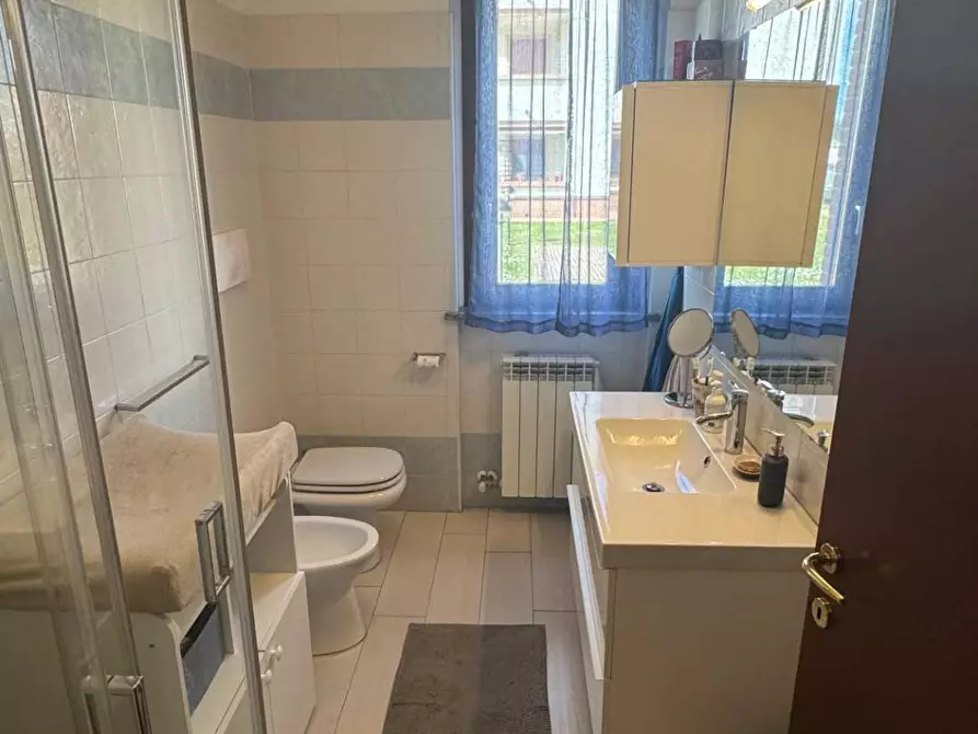 Immagine 12 di Appartamento in vendita  in Ugo Foscolo a Gorla Minore