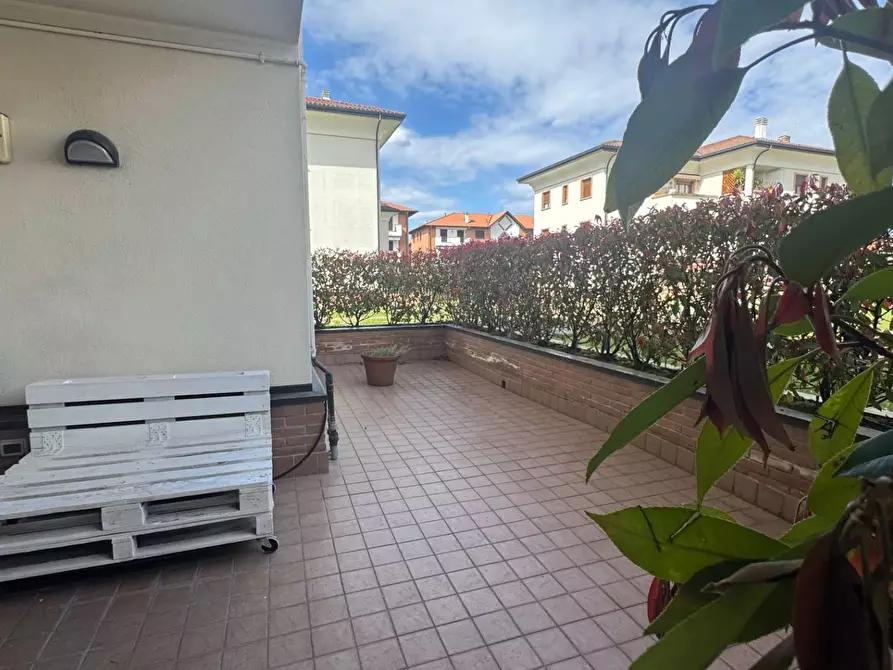 Immagine 8 di Appartamento in vendita  in Ugo Foscolo a Gorla Minore