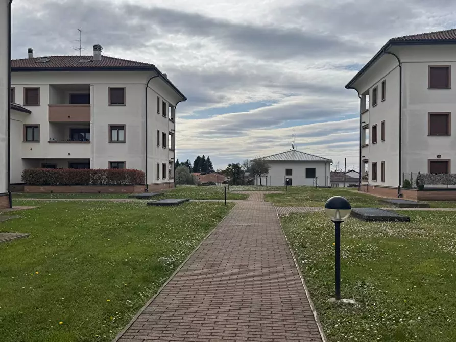 Immagine 18 di Appartamento in vendita  in Ugo Foscolo a Gorla Minore