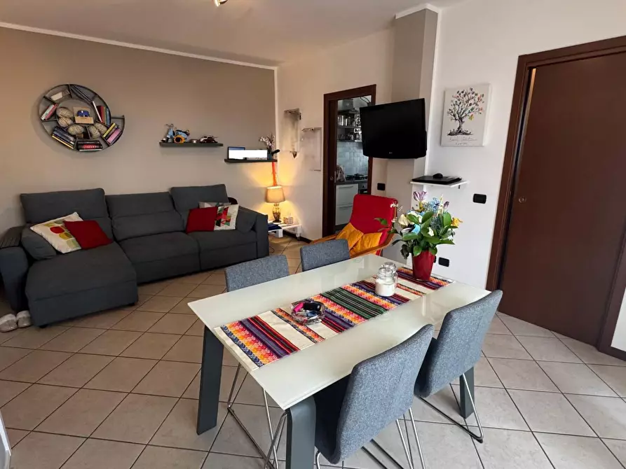 Immagine 3 di Appartamento in vendita  in Ugo Foscolo a Gorla Minore