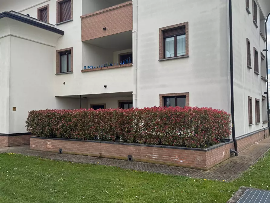 Immagine 19 di Appartamento in vendita  in Ugo Foscolo a Gorla Minore