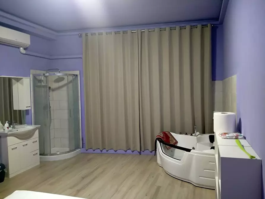 Immagine 21 di Negozio in vendita  in sempione 7 a Casorate Sempione