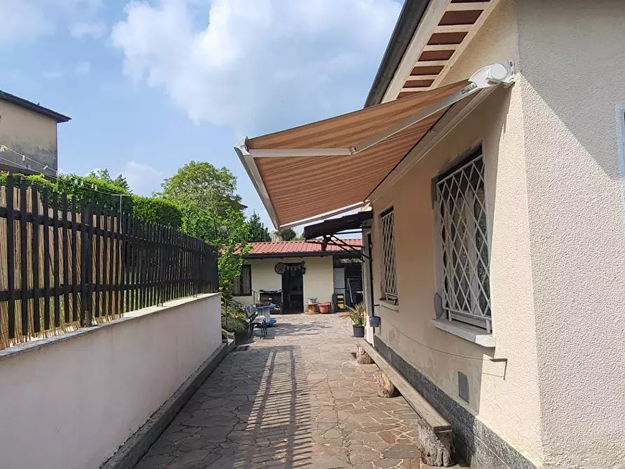 Immagine 5 di Villa in vendita  in Via Ticino a Borgo Ticino