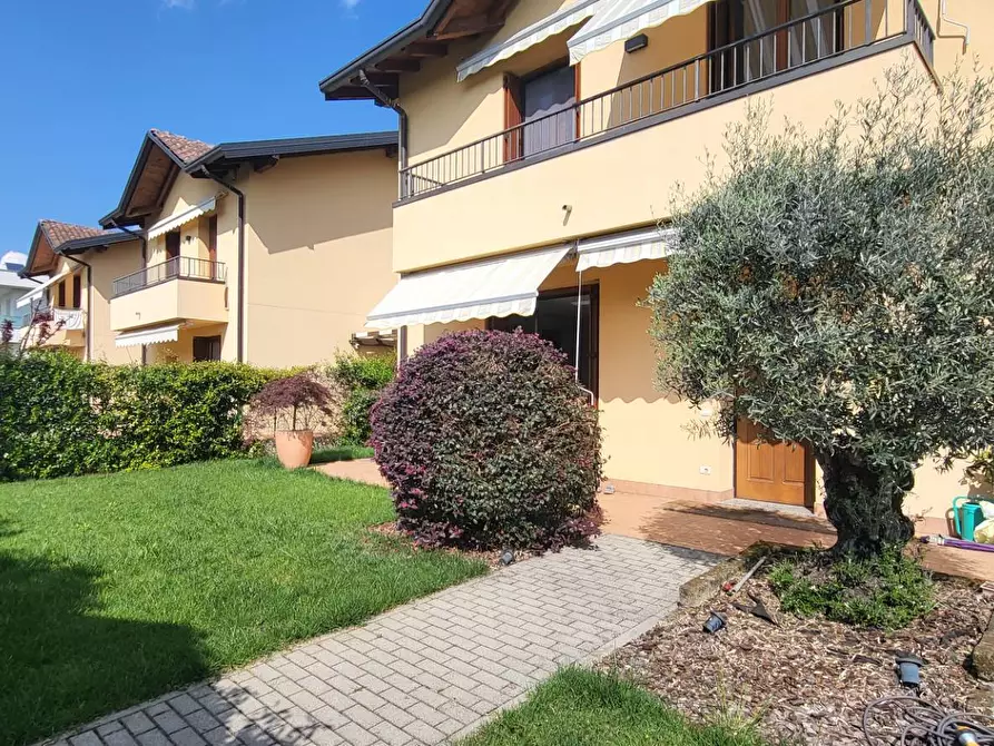 Immagine 17 di Villa in vendita  in Marco Polo 10 a Cassano Magnago