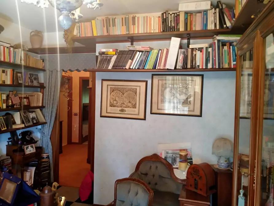 Immagine 17 di Appartamento in vendita  in uguaglianza 62 a Vergiate