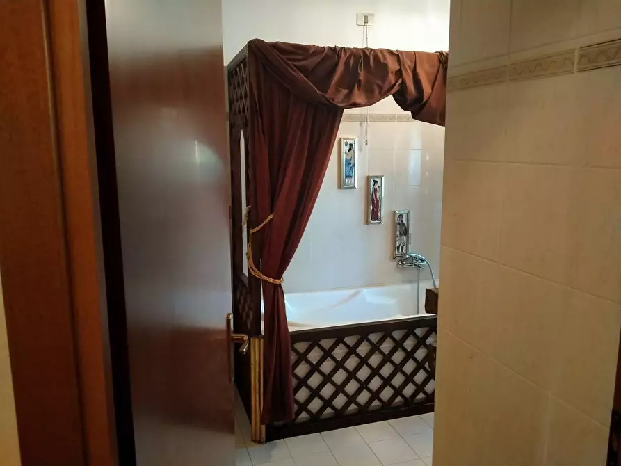 Immagine 26 di Appartamento in vendita  in uguaglianza 62 a Vergiate