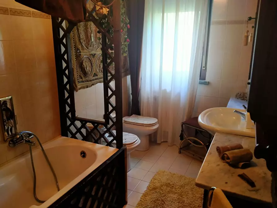 Immagine 27 di Appartamento in vendita  in uguaglianza 62 a Vergiate
