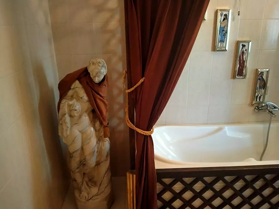 Immagine 28 di Appartamento in vendita  in uguaglianza 62 a Vergiate