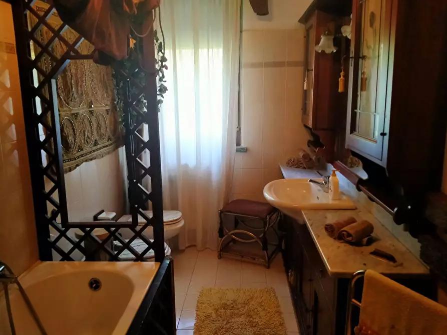 Immagine 32 di Appartamento in vendita  in uguaglianza 62 a Vergiate