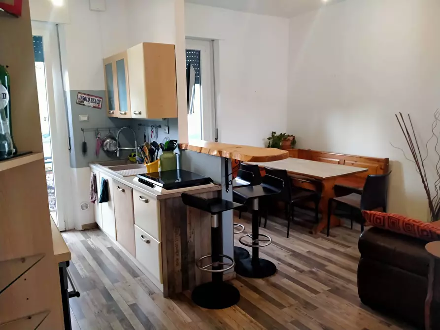 Immagine 3 di Villa in vendita  in piave 134 a Azzate