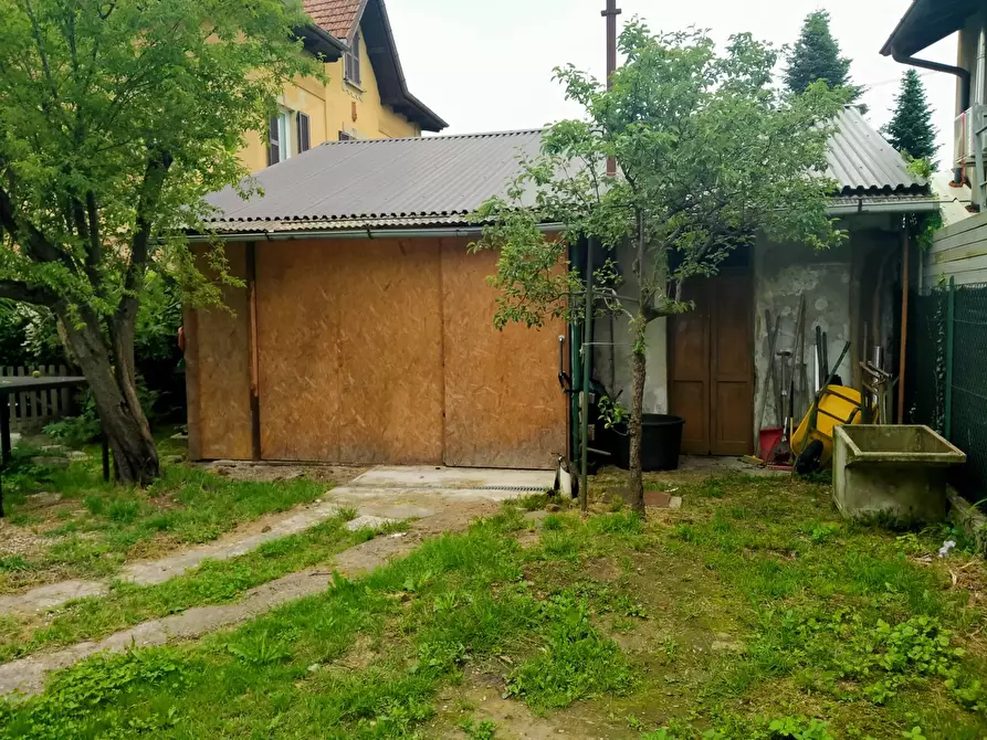 Immagine 25 di Villa in vendita  in piave 134 a Azzate