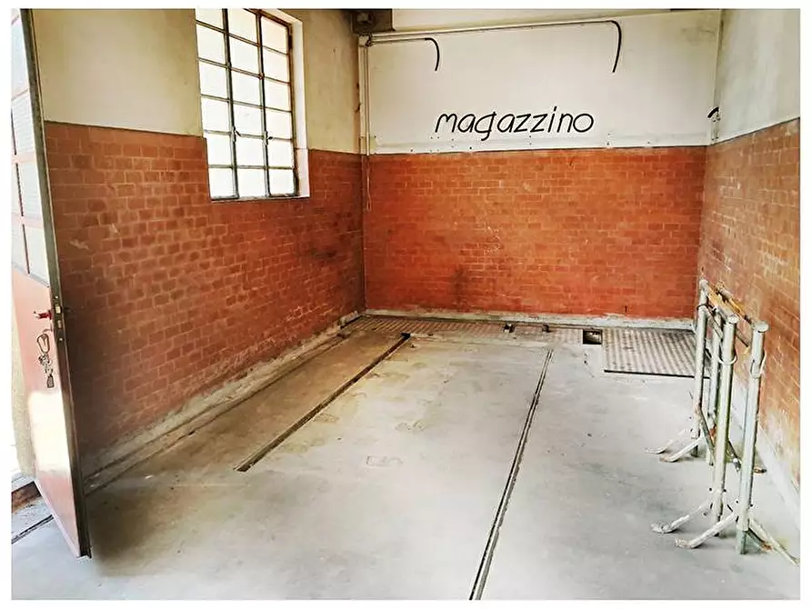 Immagine 29 di Appartamento in vendita  in via Sauro a Gallarate