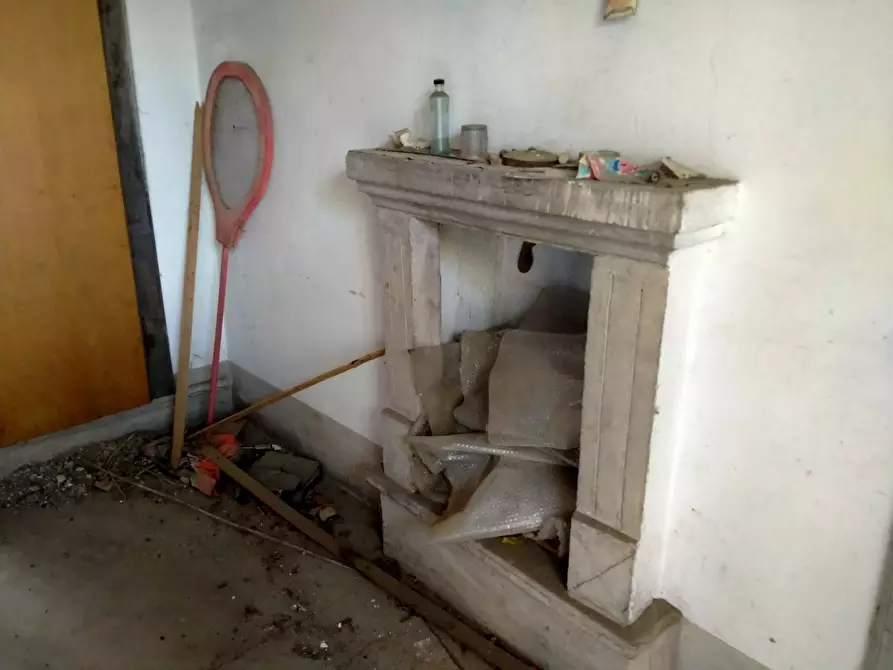 Immagine 29 di Casa indipendente in vendita  in trieste 12 a Carnago
