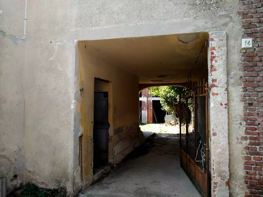Immagine 35 di Casa indipendente in vendita  in trieste 12 a Carnago