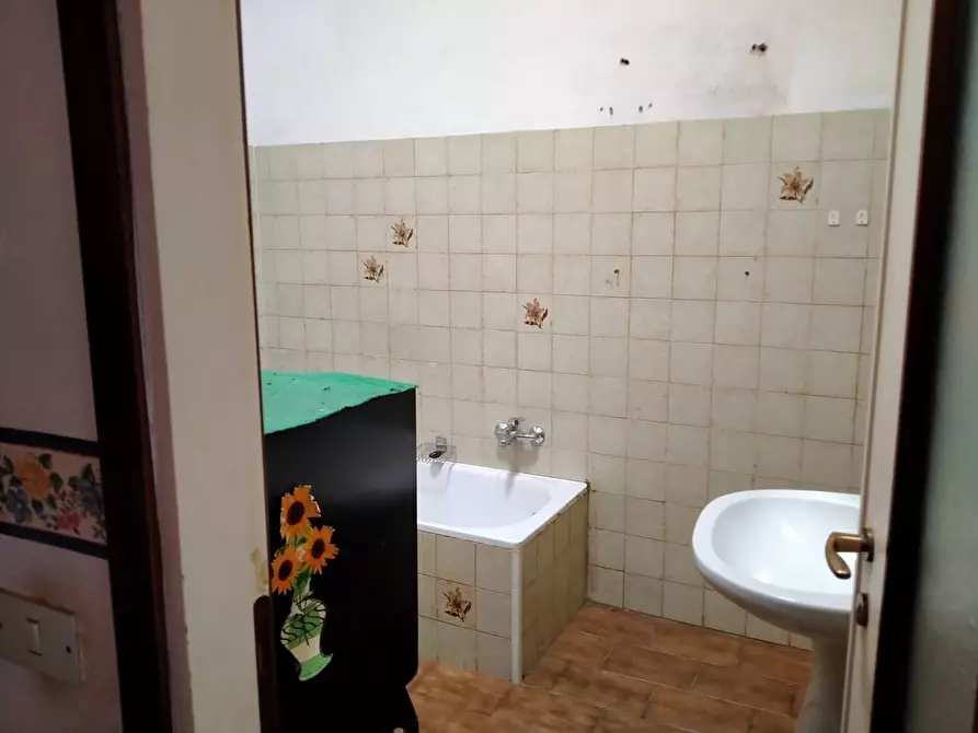 Immagine 6 di Appartamento in vendita  in CAVOUR 5 a Azzio