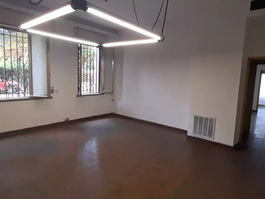 Immagine 1 di Locale commerciale in vendita  in Bernardino luini a Gallarate