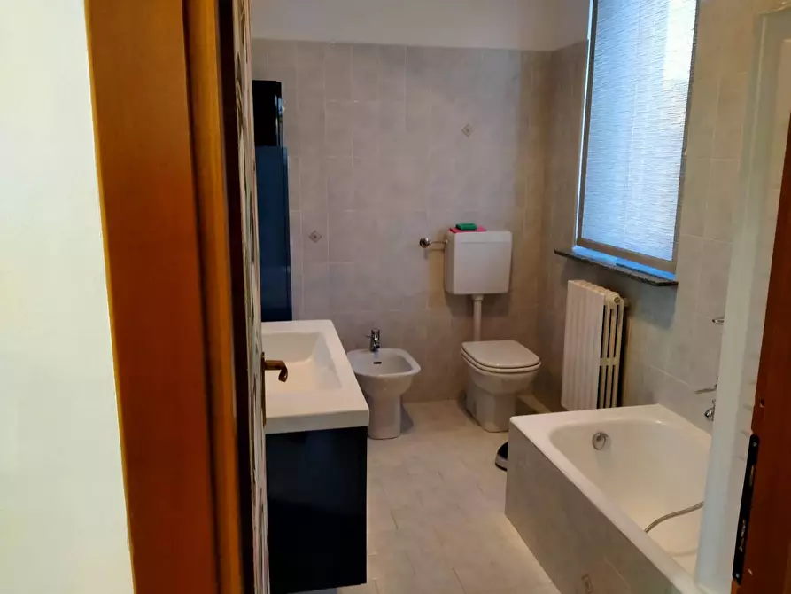 Immagine 14 di Villa in vendita  in via mayer 2 a Tradate