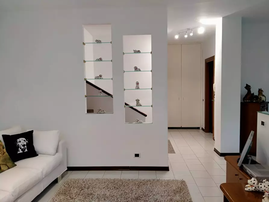 Immagine 6 di Villa in vendita  in via mayer 2 a Tradate