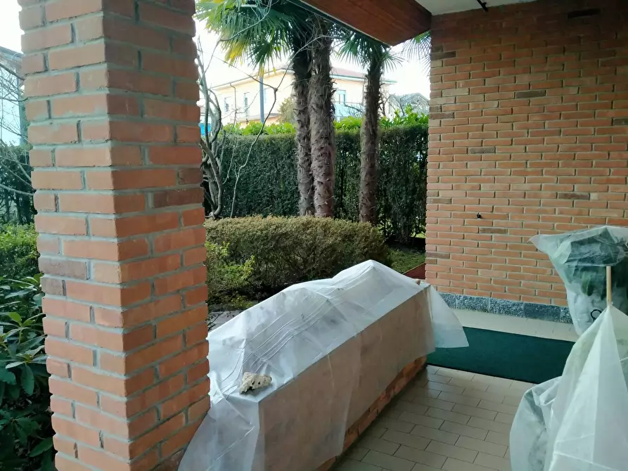 Immagine 41 di Villa in vendita  in via mayer 2 a Tradate