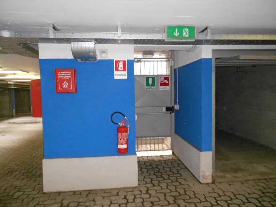 Immagine 6 di Box auto in affitto  in Via Cavallari angolo Via Volta a Magenta