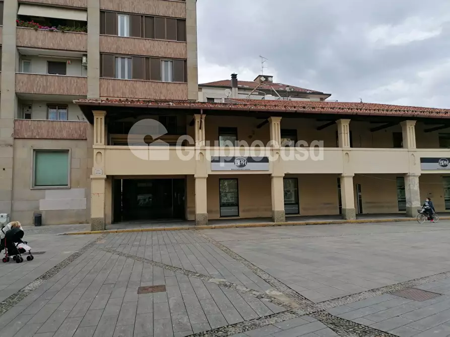 Immagine 18 di Locale commerciale in vendita  in Galleria dei Portici 4 a Magenta