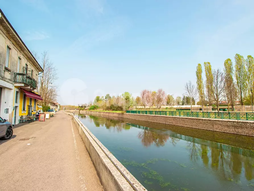 Immagine 18 di Casa indipendente in vendita  in Via Dante 34 a Bernate Ticino
