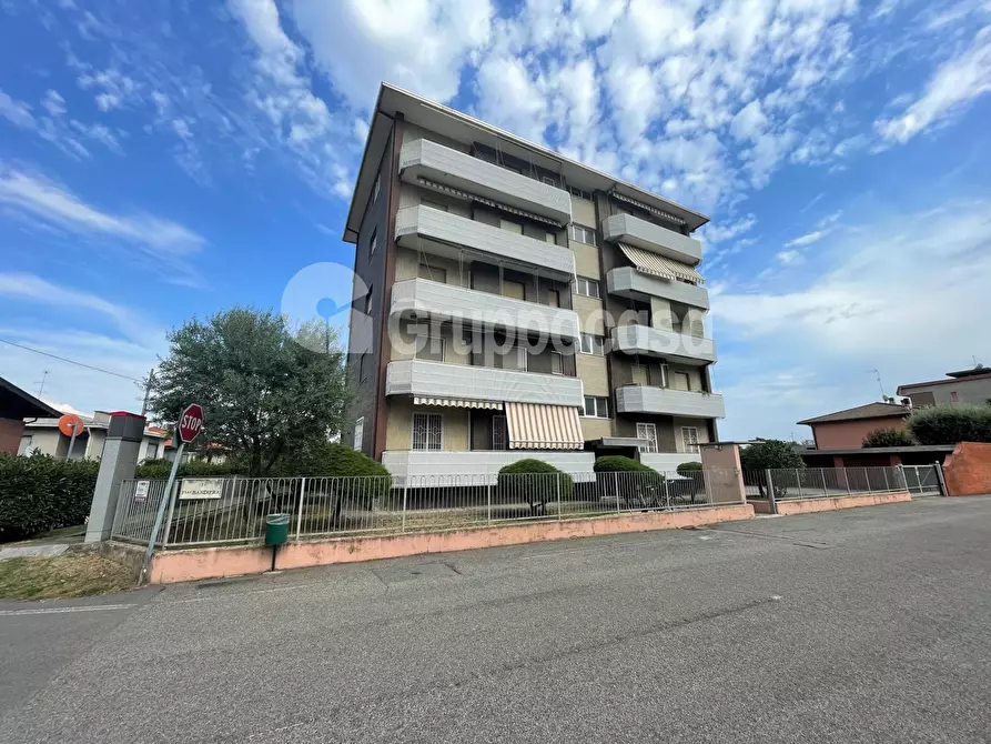 Immagine 1 di Appartamento in affitto  in Via F.lli Bandiera 1 a Bernate Ticino
