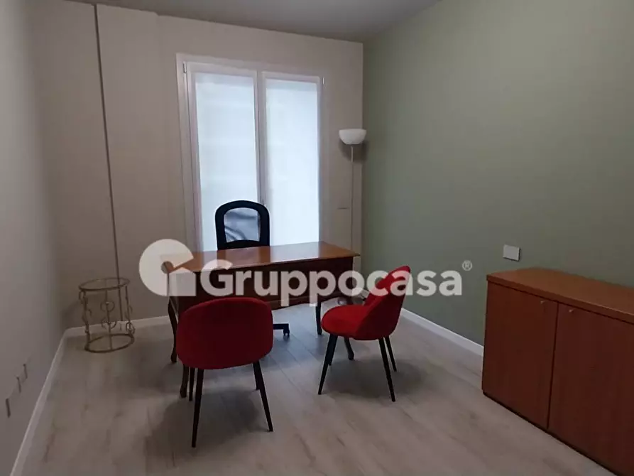 Immagine 10 di Ufficio in affitto  in Via S. Girolamo Emiliani 21 a Magenta