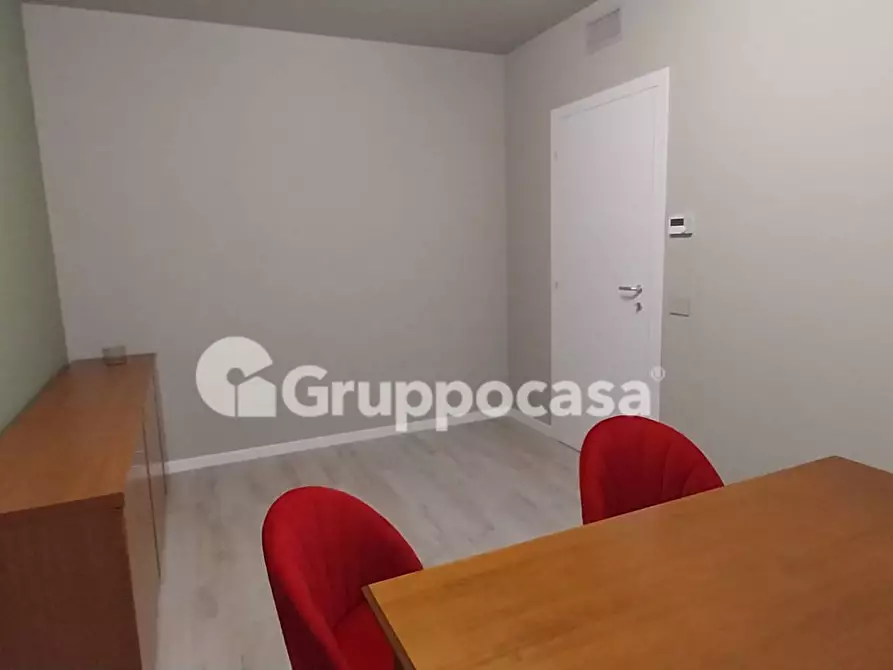 Immagine 15 di Ufficio in affitto  in Via S. Girolamo Emiliani 21 a Magenta
