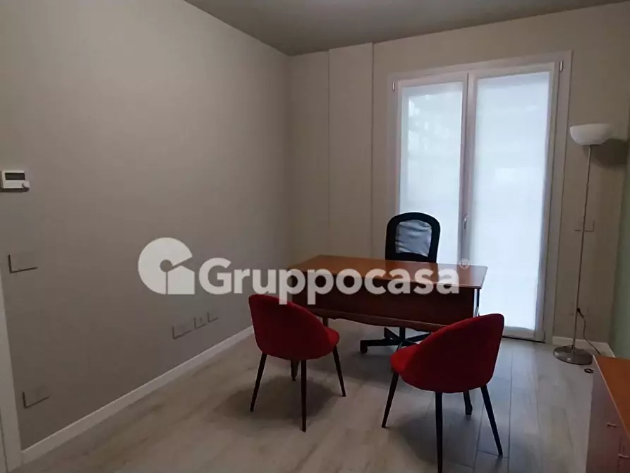 Immagine 16 di Ufficio in affitto  in Via S. Girolamo Emiliani 21 a Magenta
