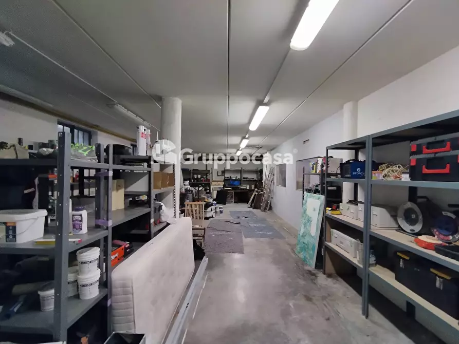 Immagine 28 di Locale commerciale in vendita  in via espinasse 90 a Magenta