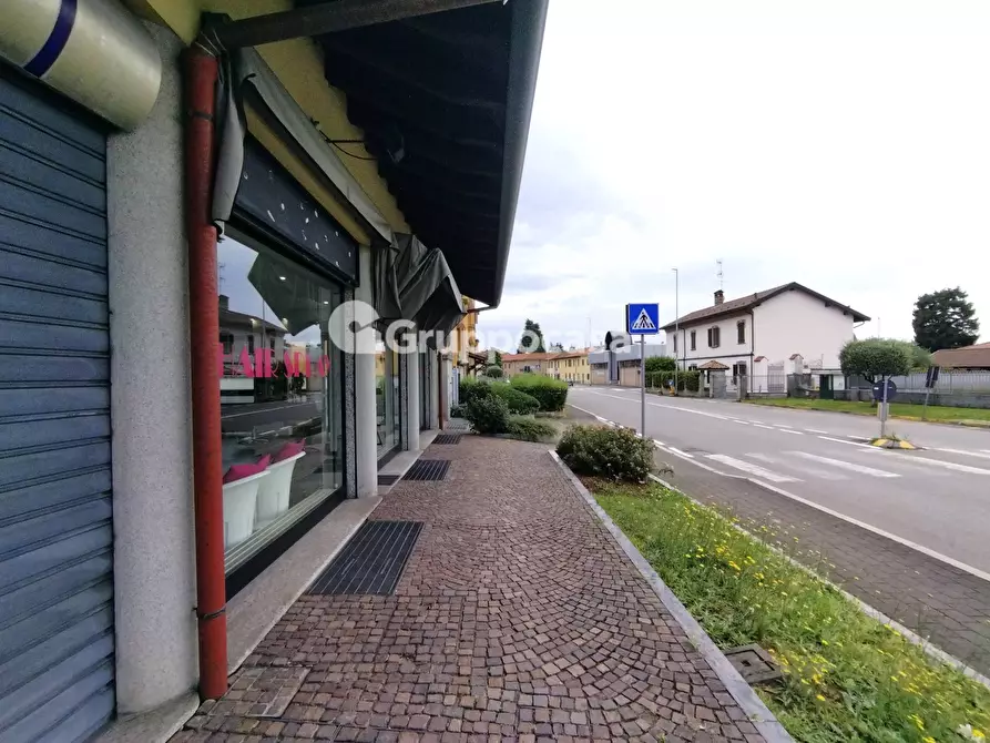 Immagine 37 di Locale commerciale in vendita  in via espinasse 90 a Magenta