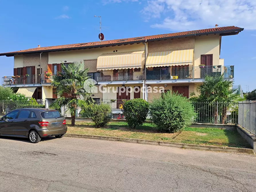 Immagine 1 di Appartamento in vendita  in via 2 Giugno 9 a Bernate Ticino