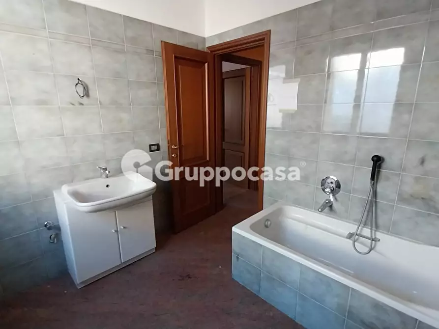 Immagine 17 di Ufficio in affitto  in Via Fornaroli 56 a Magenta