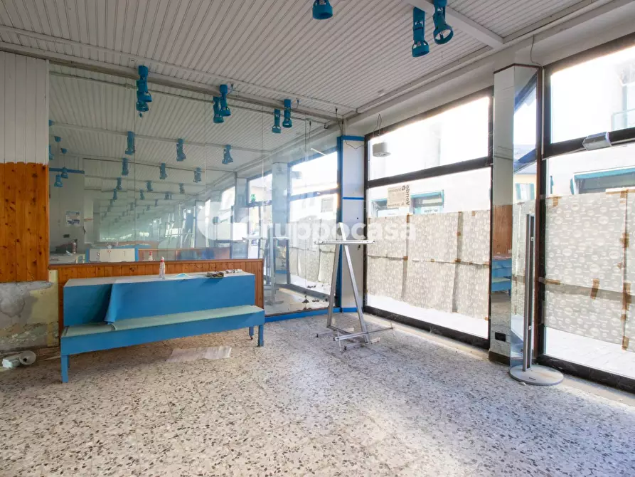 Immagine 34 di Palazzo in vendita  in via IV Giugno 35 a Magenta