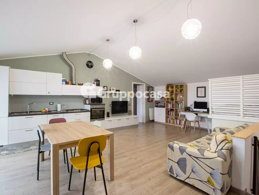 Immagine 2 di Appartamento in vendita  in via Renato Cartesio 1 a Magenta