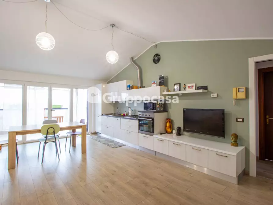 Immagine 5 di Appartamento in vendita  in via Renato Cartesio 1 a Magenta