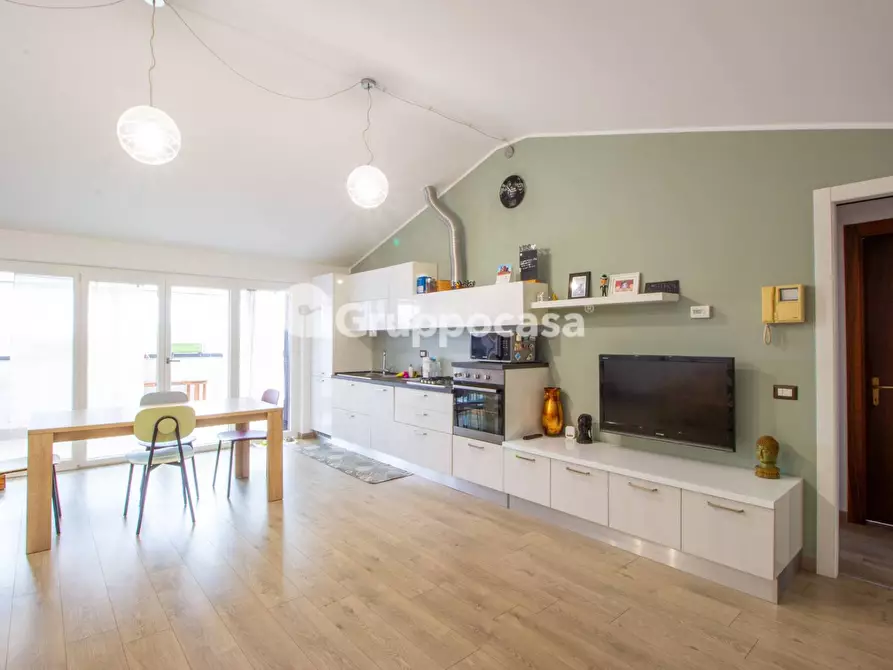 Immagine 3 di Appartamento in vendita  in via Renato Cartesio 1 a Magenta