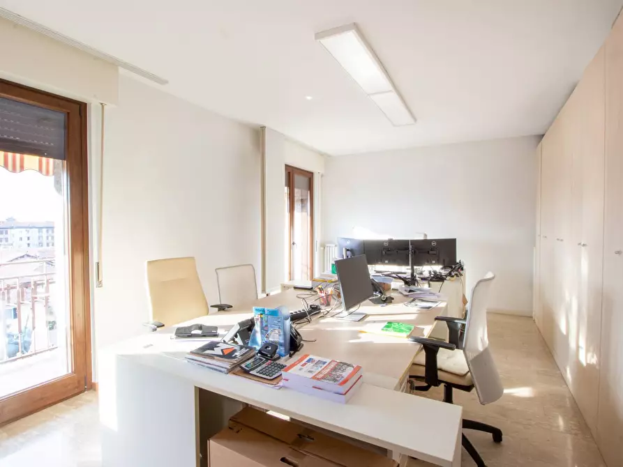 Immagine 4 di Ufficio in affitto  in Piazza Vittorio Veneto 4 a Magenta