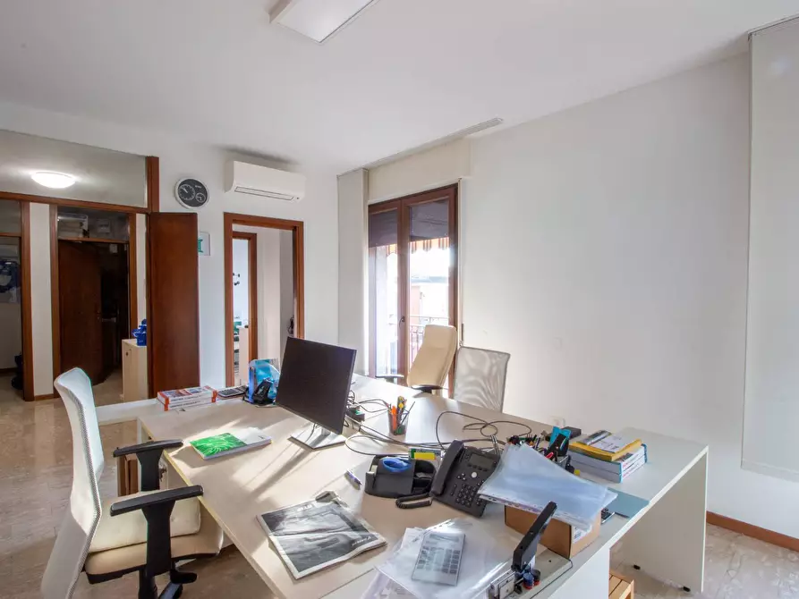 Immagine 8 di Ufficio in affitto  in Piazza Vittorio Veneto 4 a Magenta