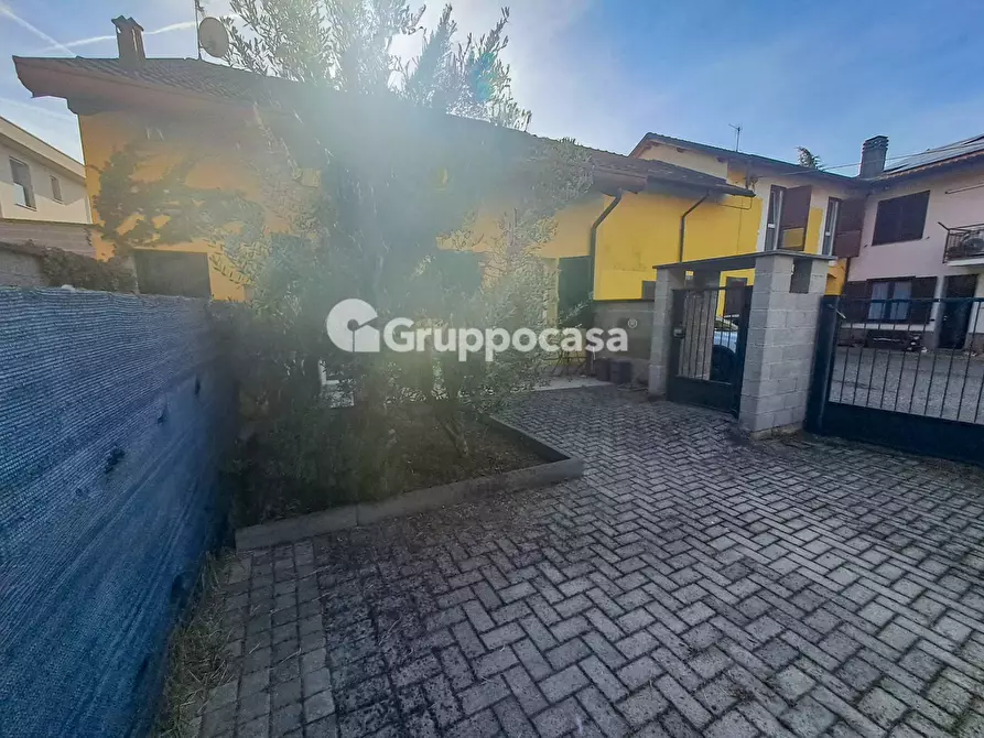 Immagine 17 di Appartamento in vendita  in via manzoni 1 a Bernate Ticino