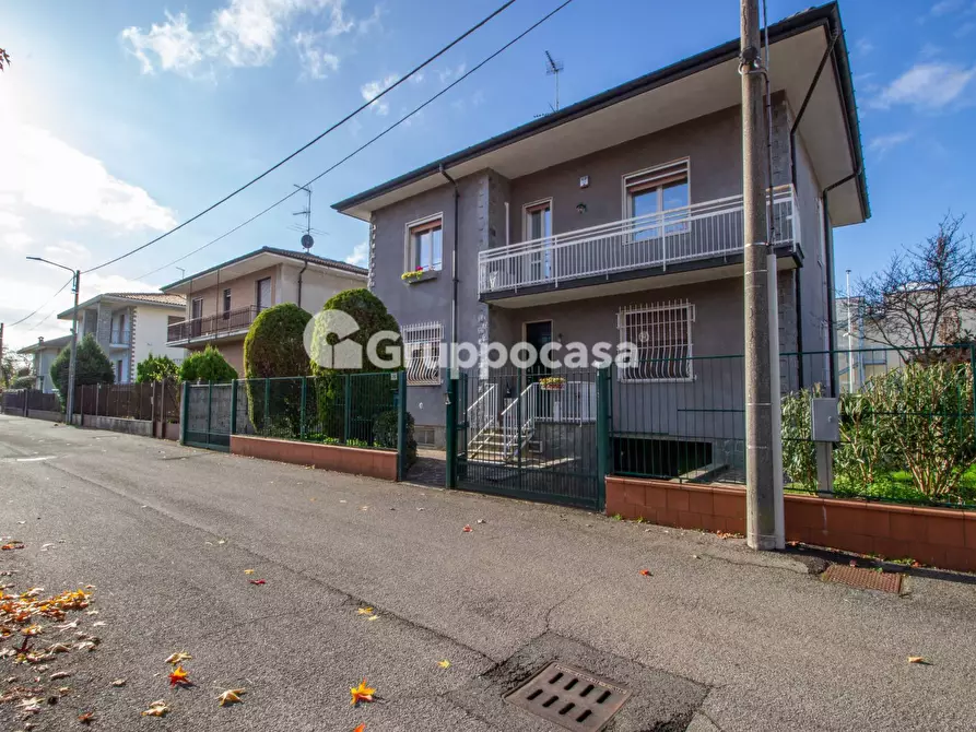 Immagine 28 di Casa semindipendente in vendita  in Via Leopardi a Magenta