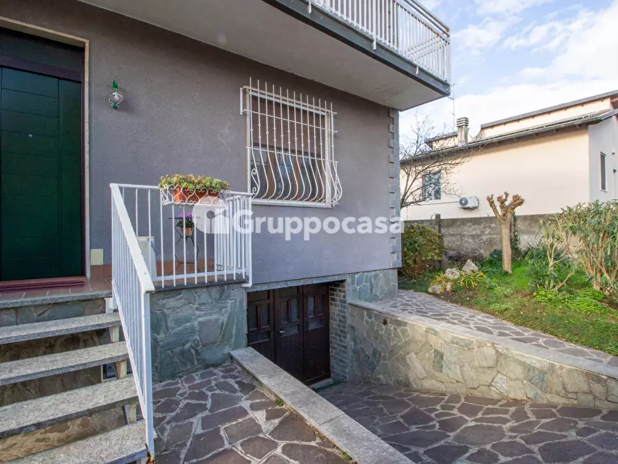 Immagine 3 di Casa semindipendente in vendita  in Via Leopardi a Magenta