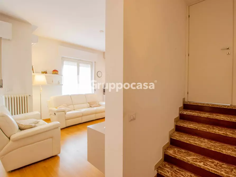 Immagine 14 di Casa semindipendente in vendita  in Via Leopardi a Magenta